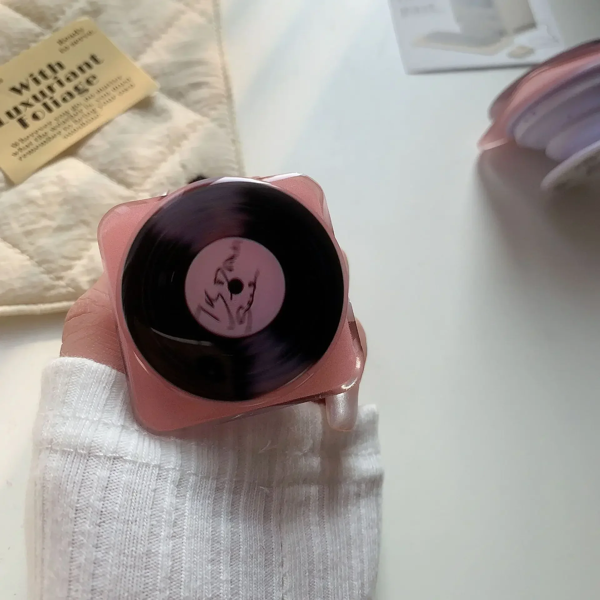 Adorable Rotatable Pink Vinyl Record Phone Holder Stand - Lazy Desktop Accessory for iPhone & Android - Image 4