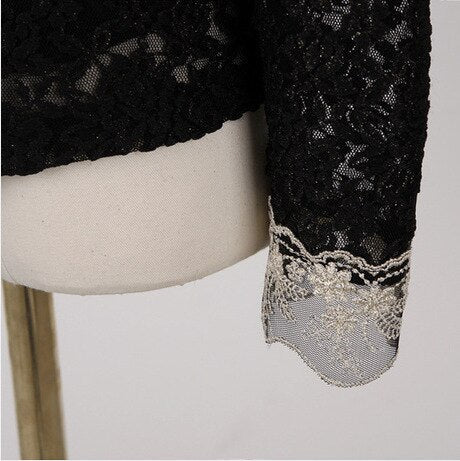 Breathable women's blouse – casual cut with embroidery and lace, for festive occasions - Image 6