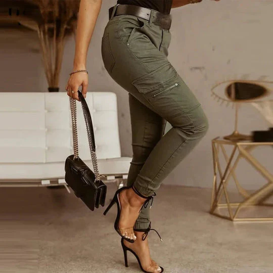 Breathable women's cargo jeans – relaxed fit, durable cotton blend, for everyday wear - Image 2