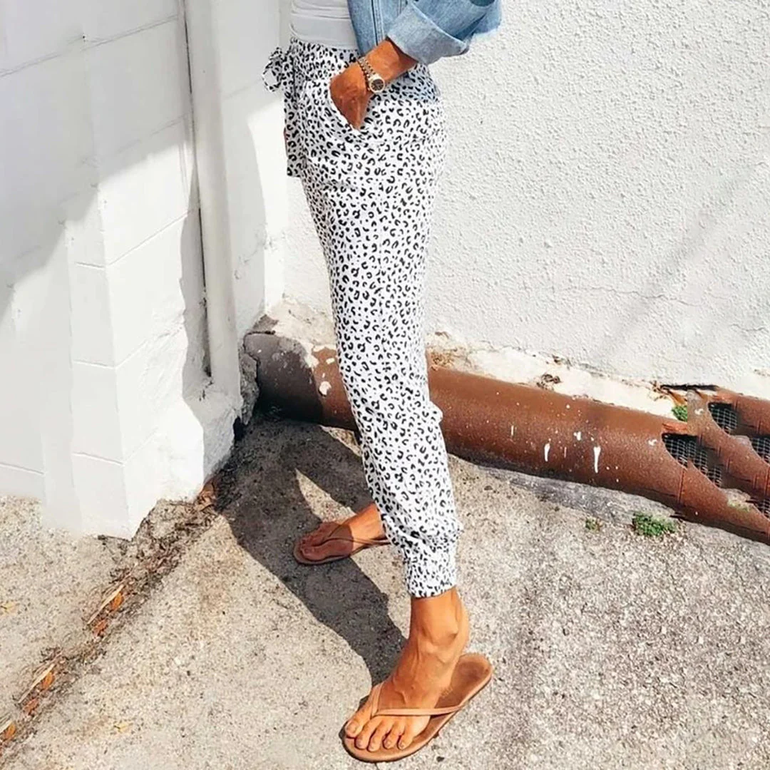 Breathable women’s jogger pants – unique leopard pattern, polyester, for casual activities - Image 3