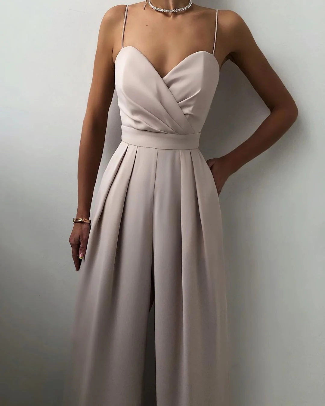 Breathable women's jumpsuit – high waist, straight leg, for summer events - Image 10