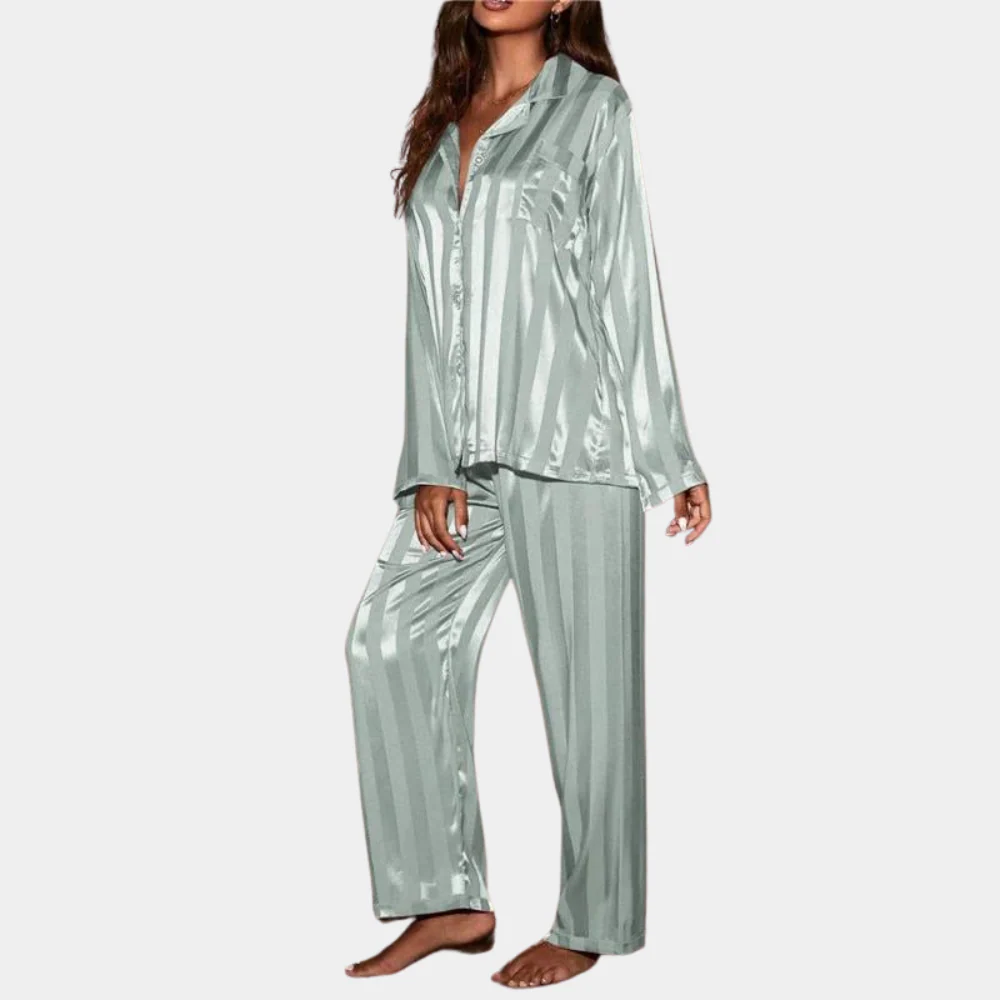 Breathable women's pajama set – silky texture, relaxed fit, for cozy nights - Image 8