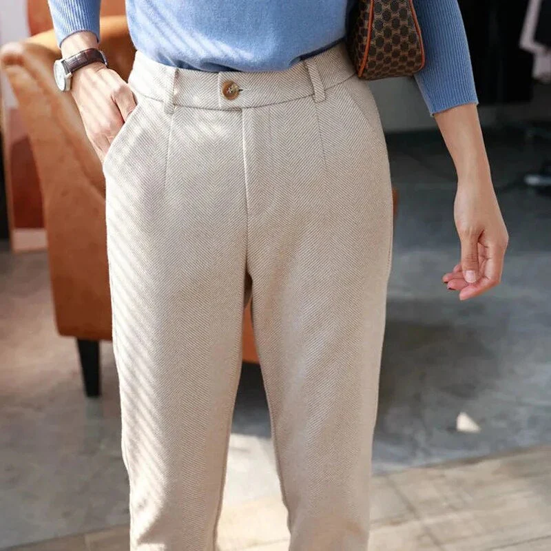 Breathable women's tailored trousers – timeless design, comfortable fabric, for office and casual wear - Image 2