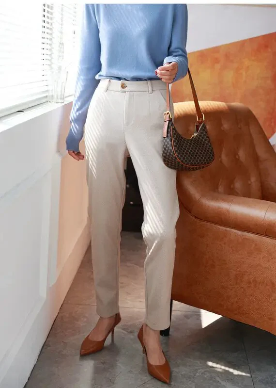 Breathable women's tailored trousers – timeless design, comfortable fabric, for office and casual wear - Image 4