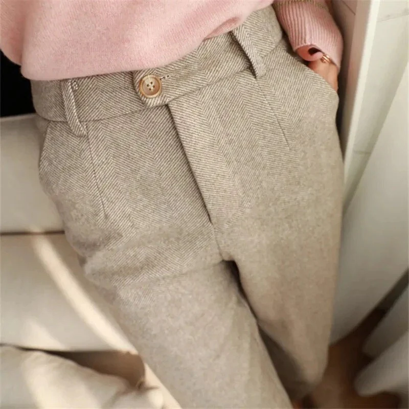 Breathable women's tailored trousers – timeless design, comfortable fabric, for office and casual wear - Image 5