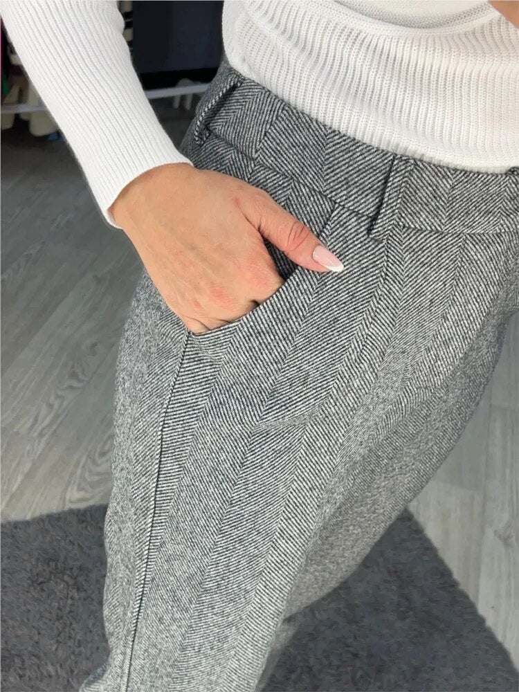 Breathable women's tailored trousers – timeless design, comfortable fabric, for office and casual wear - Image 8