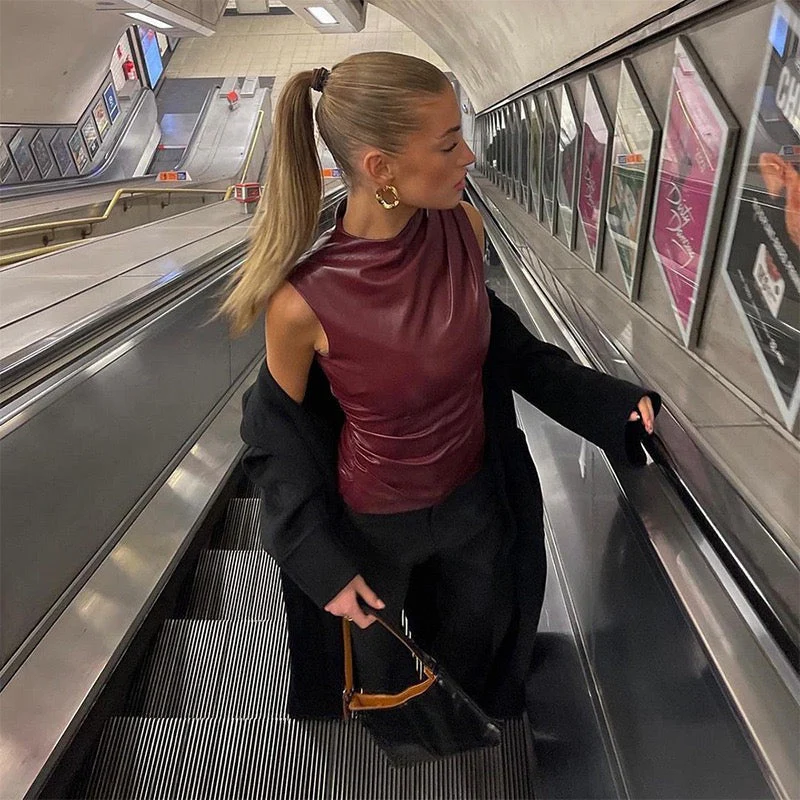 Breathable women's vegan leather top – fitted design, stylish, for festive occasions - Image 5
