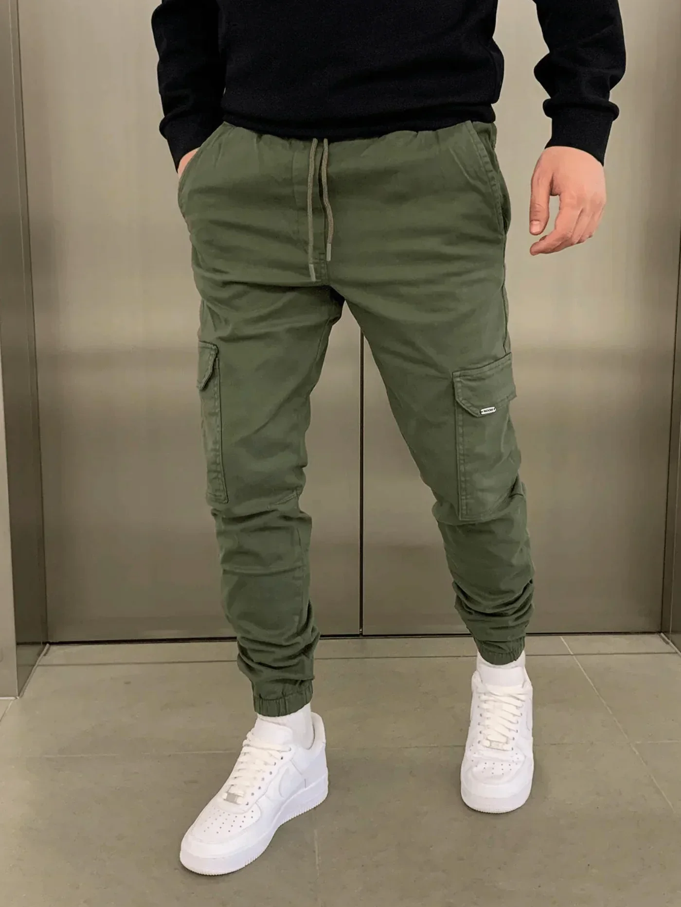 Comfortable Loose Fit  Cargo Pants for Women with Practical Pockets and Elastic Waistband - Image 13