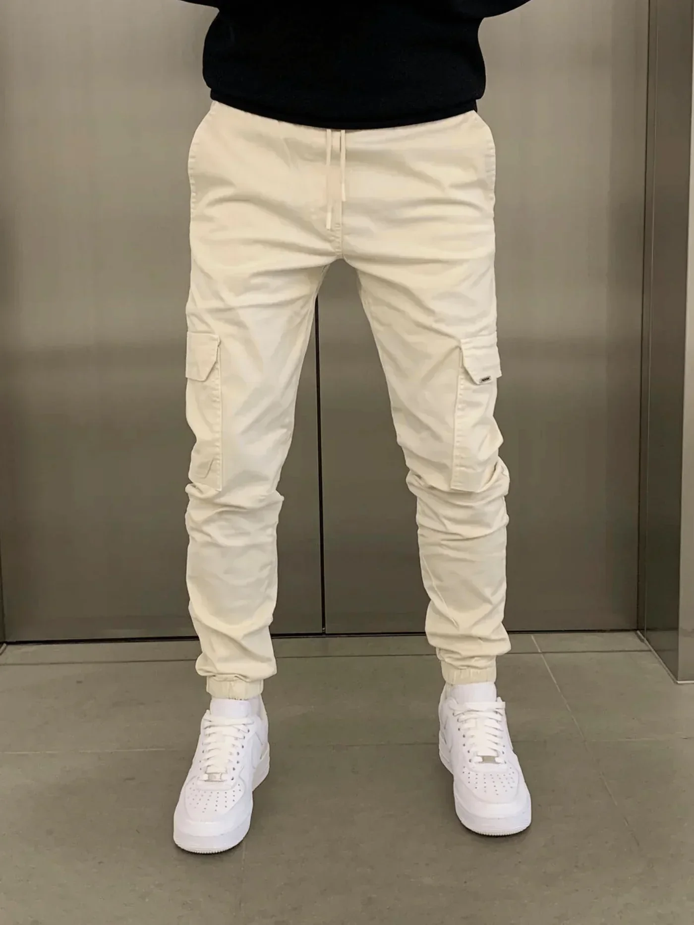 Comfortable Loose Fit  Cargo Pants for Women with Practical Pockets and Elastic Waistband - Image 4