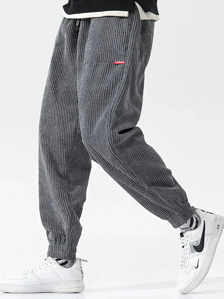 Comfortable men's wide corduroy joggers – relaxed fit, breathable fabric, for casual outings