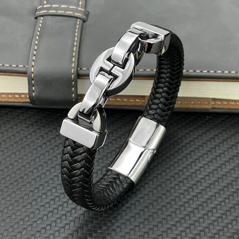 Durable men's leather bracelet – vintage design, high-quality leather, for any occasion - Image 3