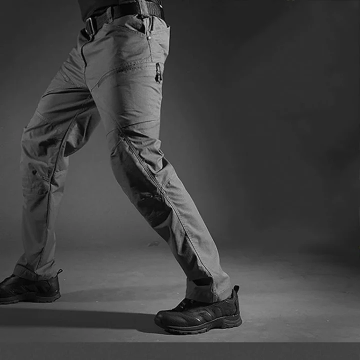 Durable men's waterproof hiking pants – ergonomic design, breathable fabric, for outdoor adventures - Image 2