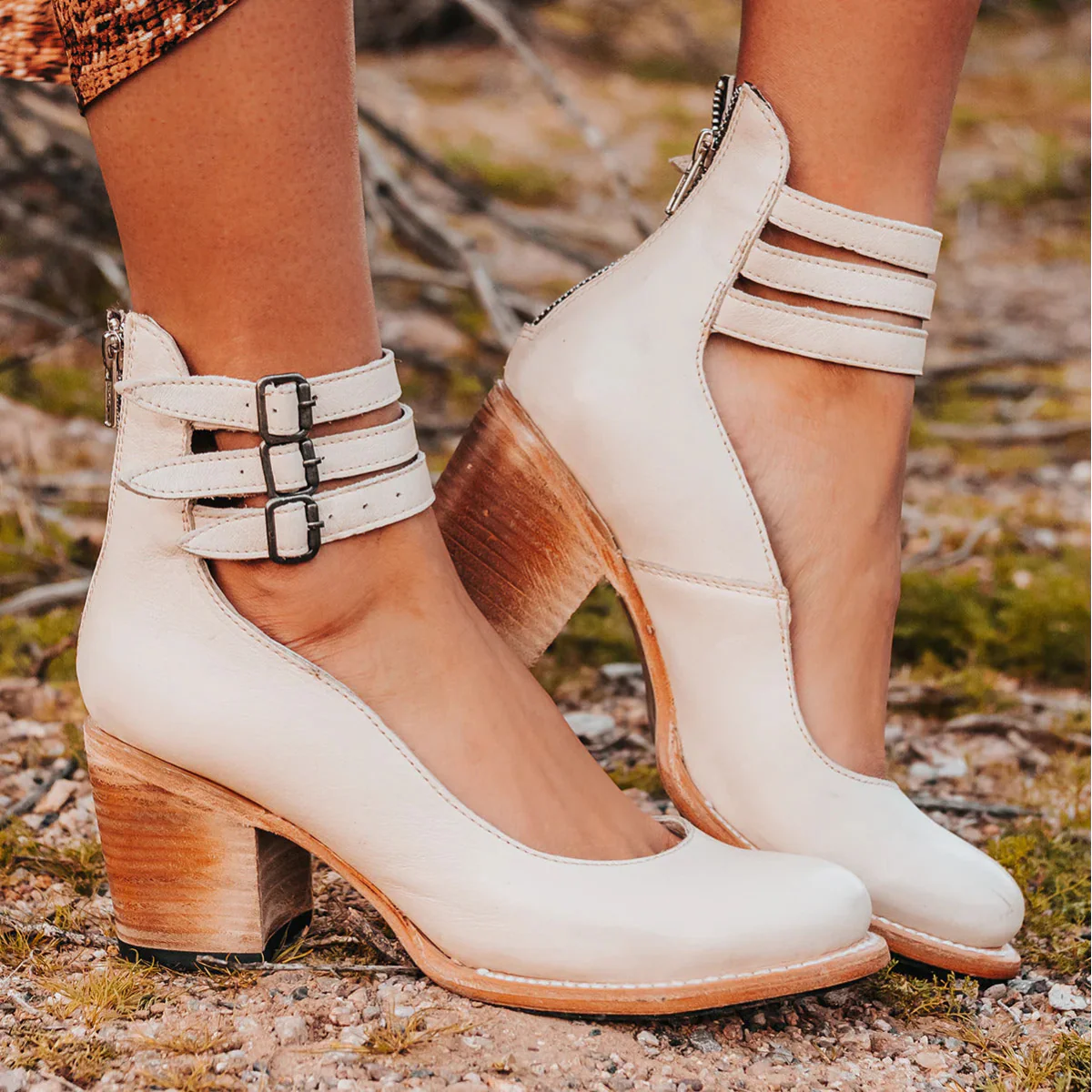 Elegant Black Women's Pumps with Adjustable Buckles for Comfort and Style - Image 11