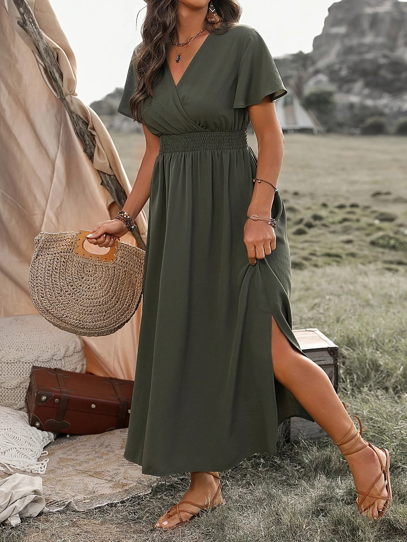 Elegant Lightweight Summer Dress for Women with Flattering Silhouette, Versatile Design for Casual or Formal Events - Image 4