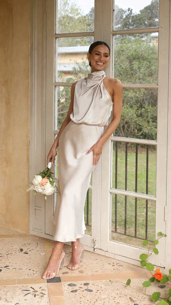 Elegant Long Sleeve Dress in Shimmering Fabric, Fluid Silhouette for Formal Events, Full-Length Long Dress for Women - Image 7