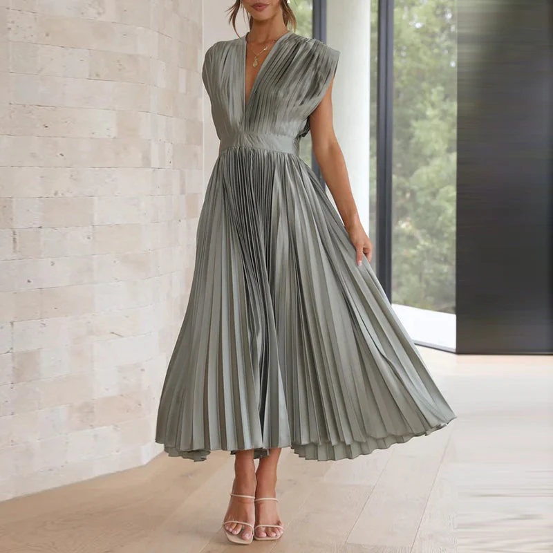 Elegant V-Neck Women's Dress in Luxurious Fabric, Versatile Cocktail and Formal Dress for Day-to-Night Wear