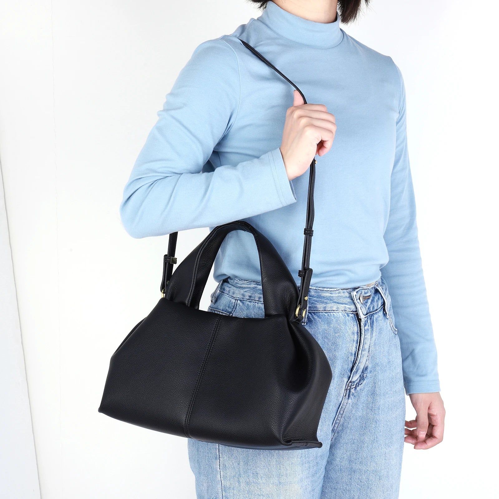 Fashion Clouds Shoulder Bag PU Leather Retro Crossbody Bag for Ladies, Perfect Lunchbox Tote - Image 3
