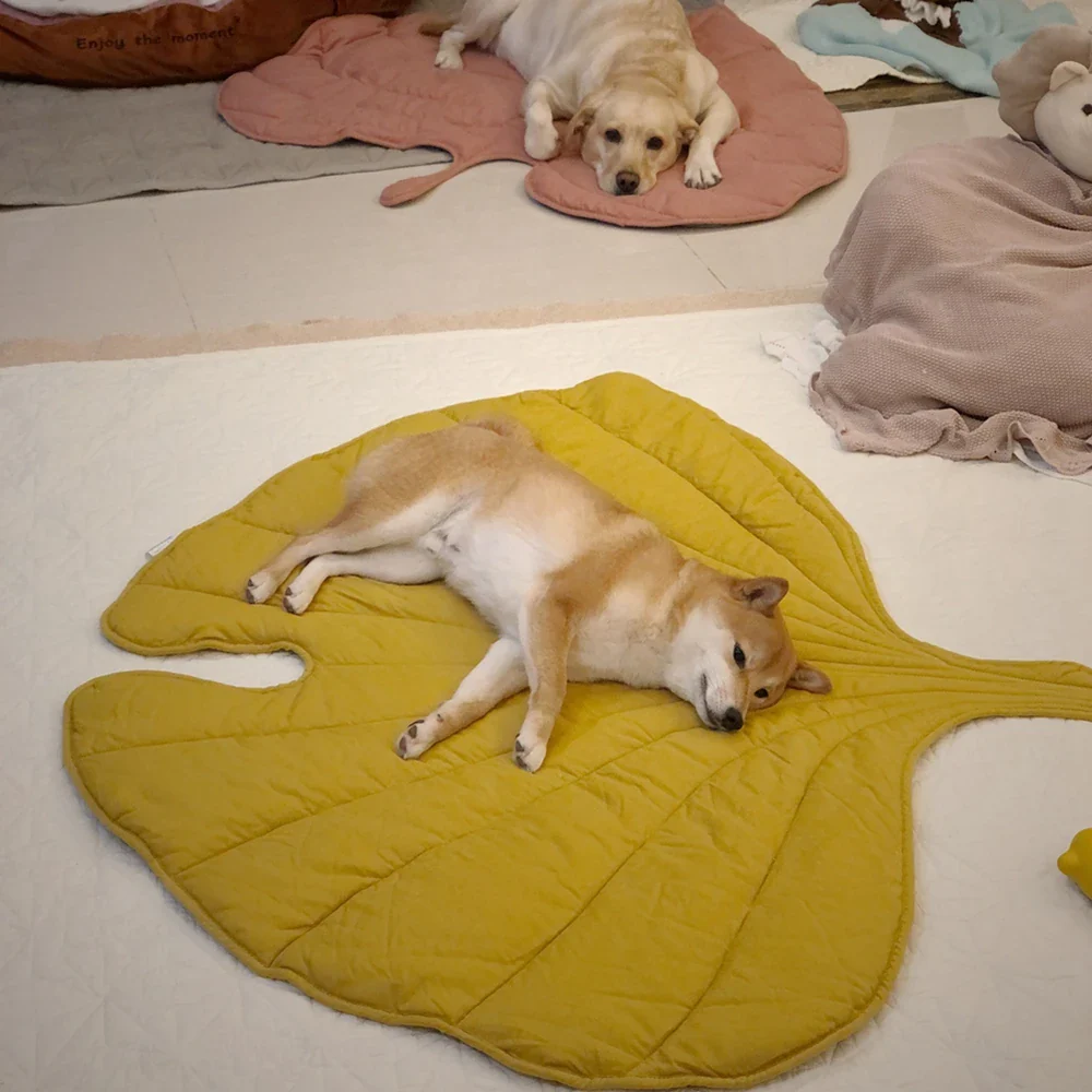 Fashion Creativity Leaf Heart Shaped Blanket Carpet for Child Pet Cat Dog Mat Home Decor - Image 3