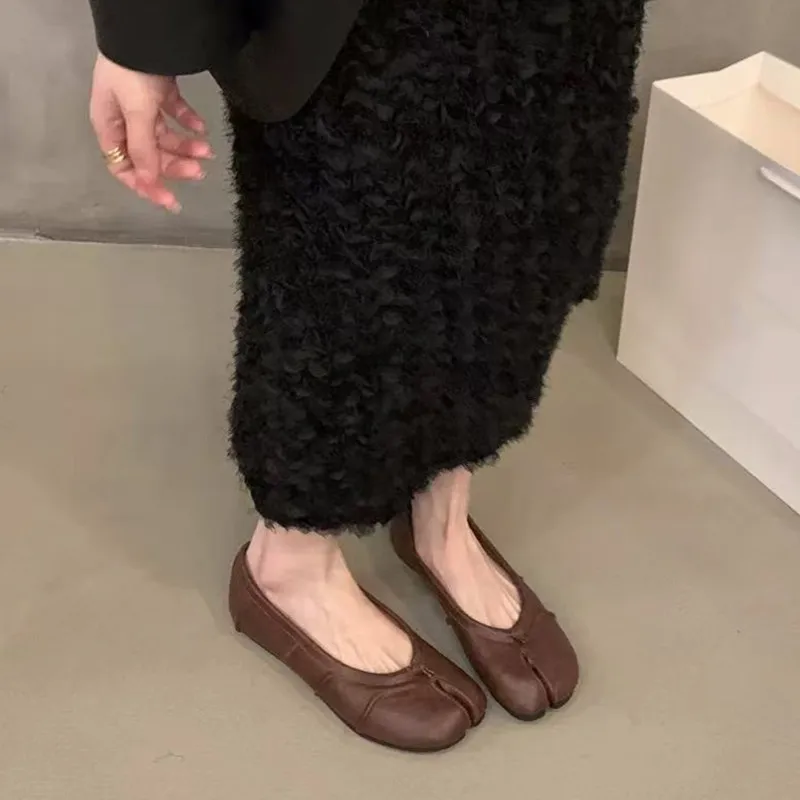 Soft Women Tabi Ballet Flats - Split Toe, Leather, Casual - Image 19