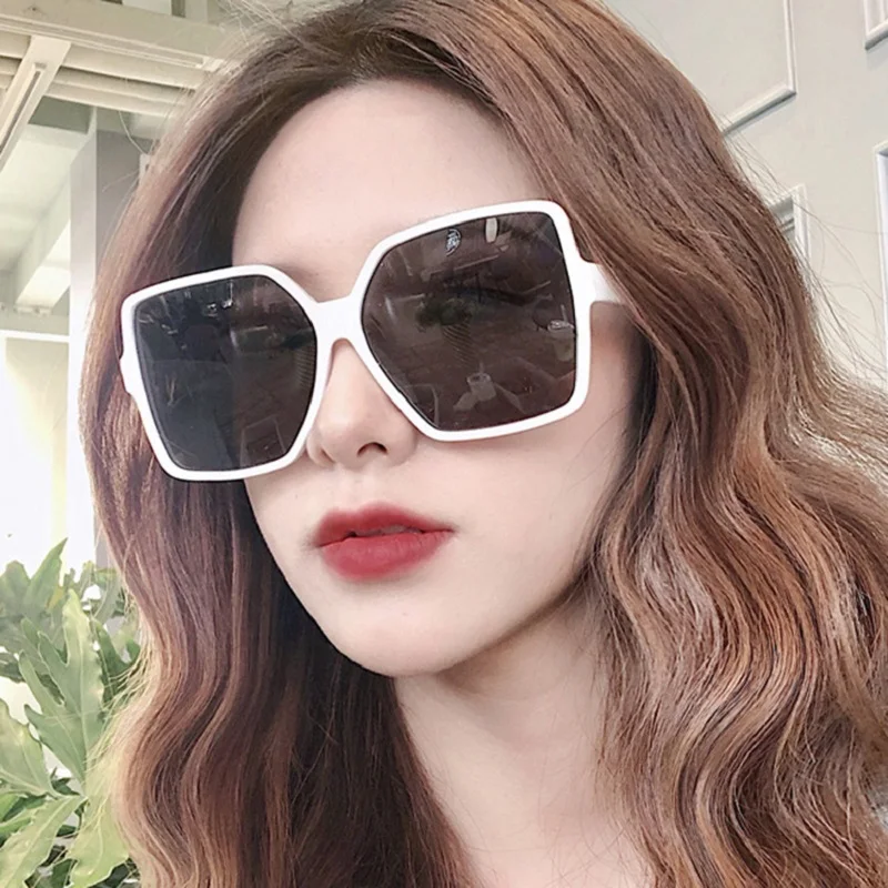 Fashion Women Oversize Gradient Sunglasses UV400 Plastic Designer Glasses - Image 3