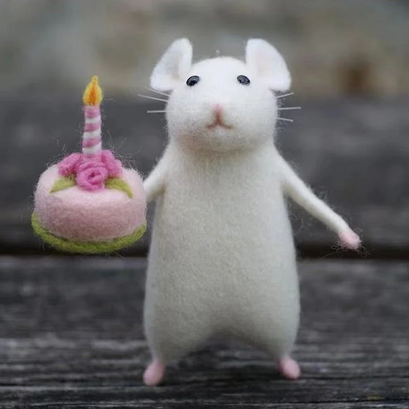 Handcrafted Felt Pumpkin Mouse Ornament - Unique Seasonal Decor for Halloween & Christmas Celebrations - Image 10
