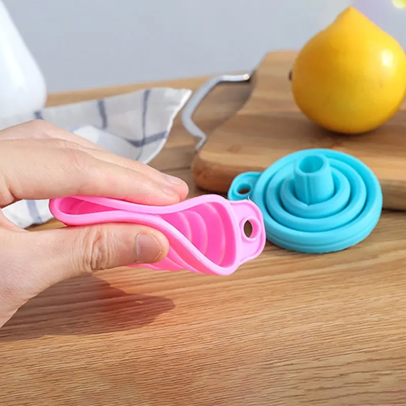 Household Telescopic Funnel Kitchen Tool - High Temperature Resistant Mini Folding Funnel - 4 Colors Available - Image 3
