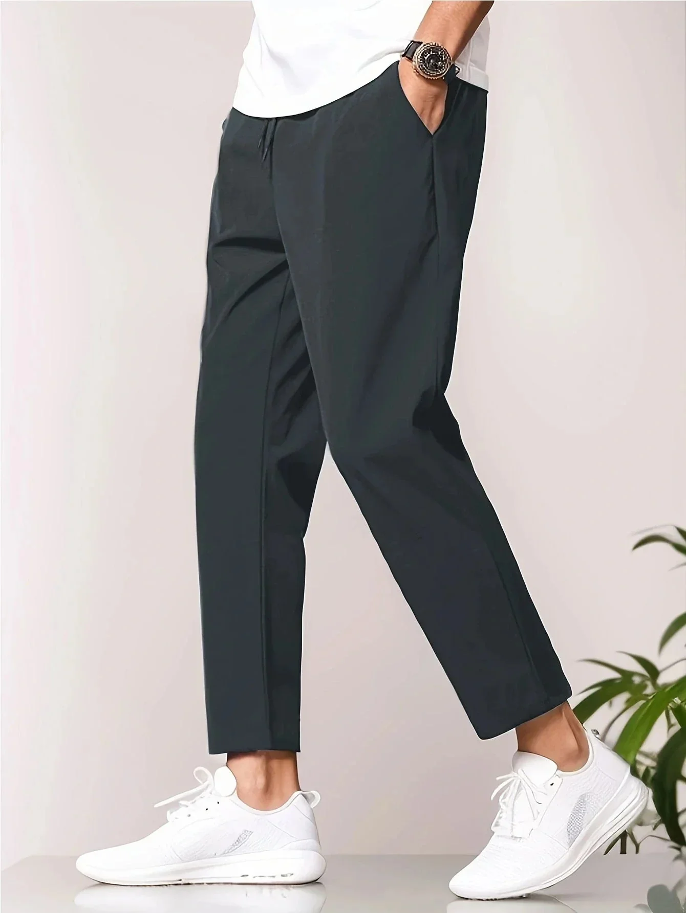 Lightweight & casual men’s trousers – comfortable fit, breathable fabric, for everyday wear