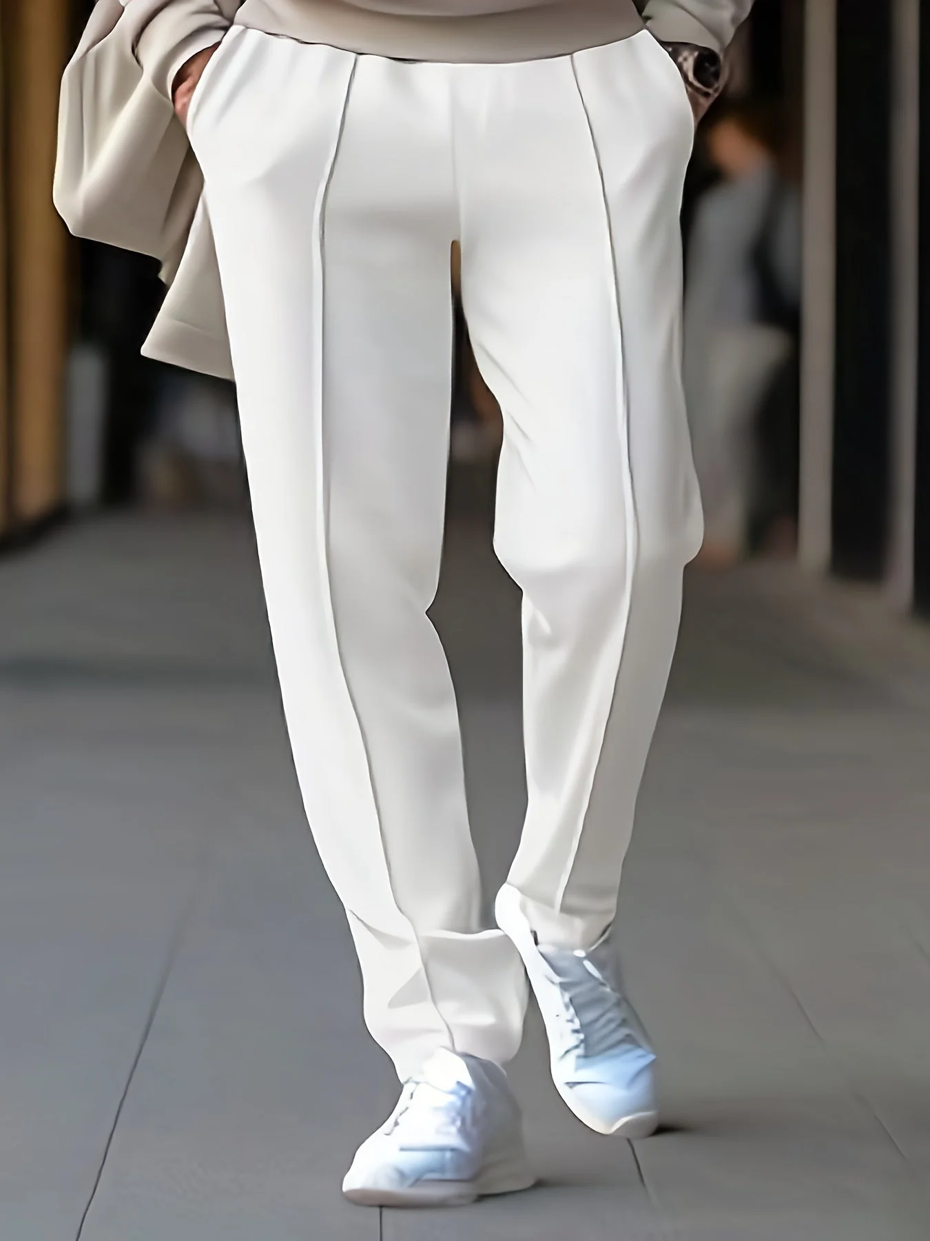 Lightweight men's chinos – tailored fit, breathable fabric, for everyday wear - Image 3