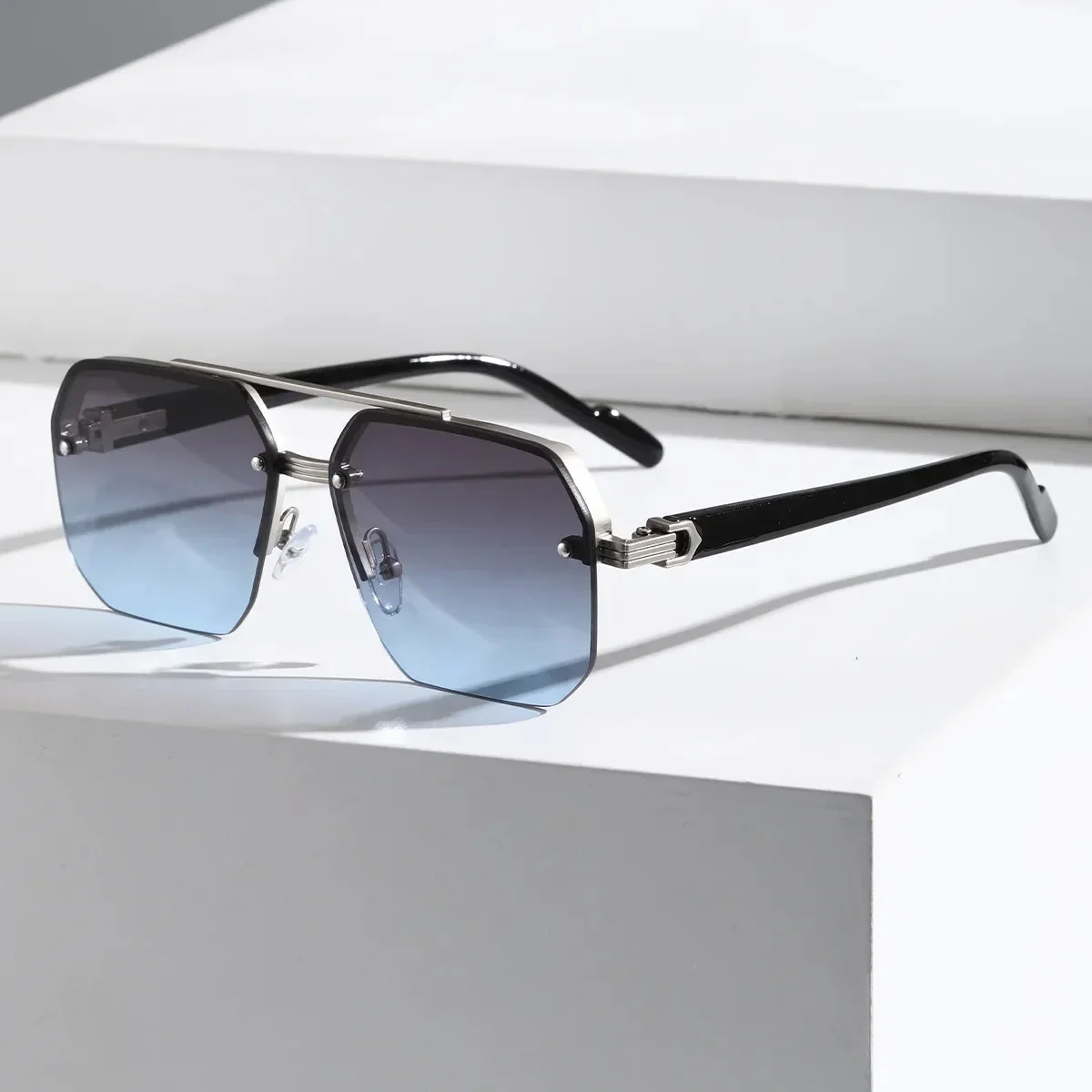 Lightweight men’s geometric sunglasses – minimalist design, plastic, for everyday use - Image 6