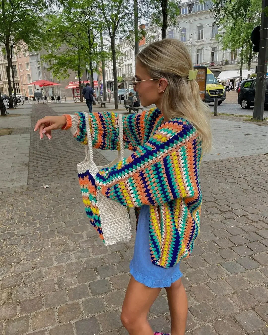 Lightweight Relaxed Women's Cardigan - Cropped Crochet - Image 4