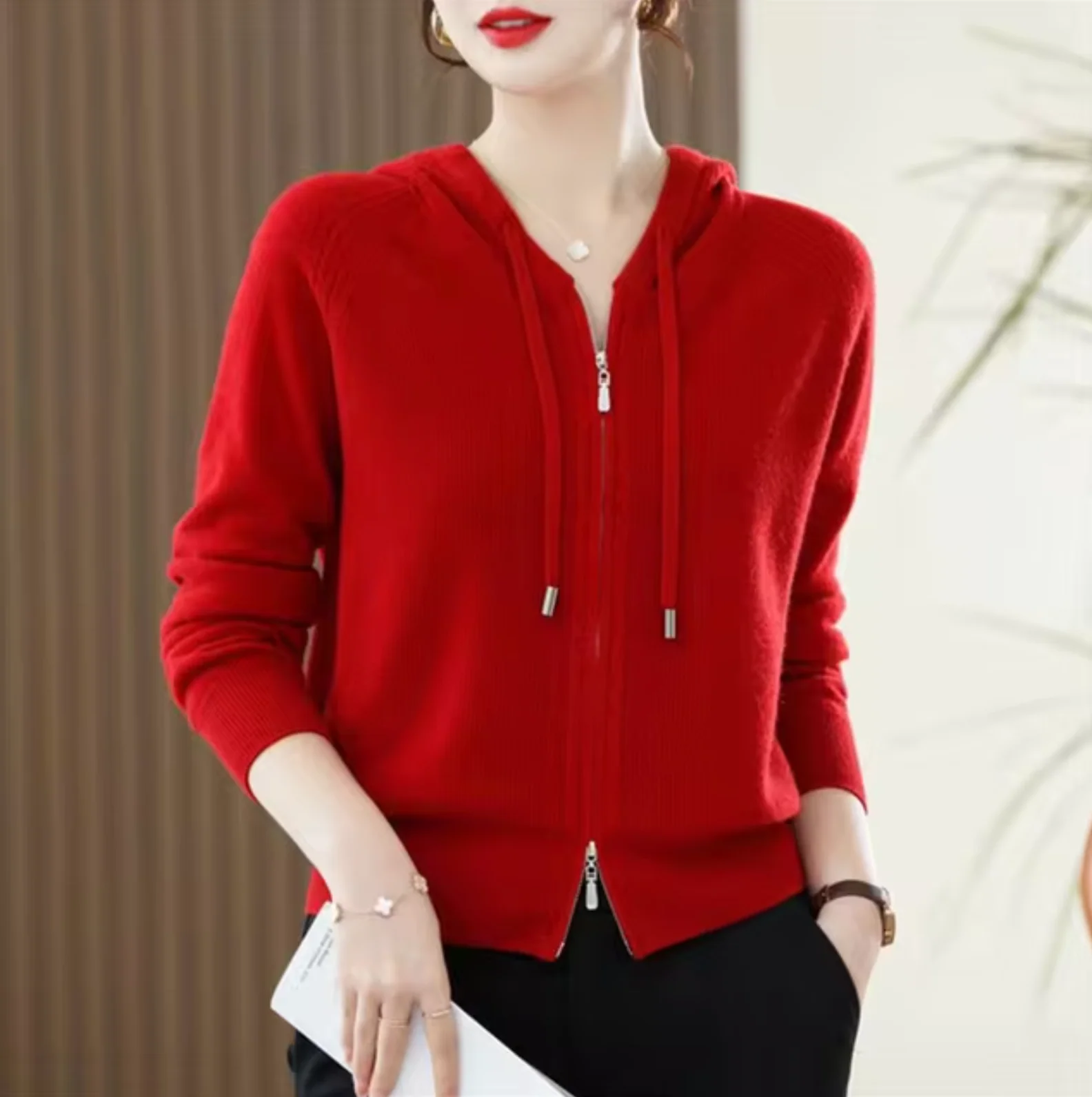 Lightweight Women's Zip Hoodie - Relaxed Knit For Spring - Image 5