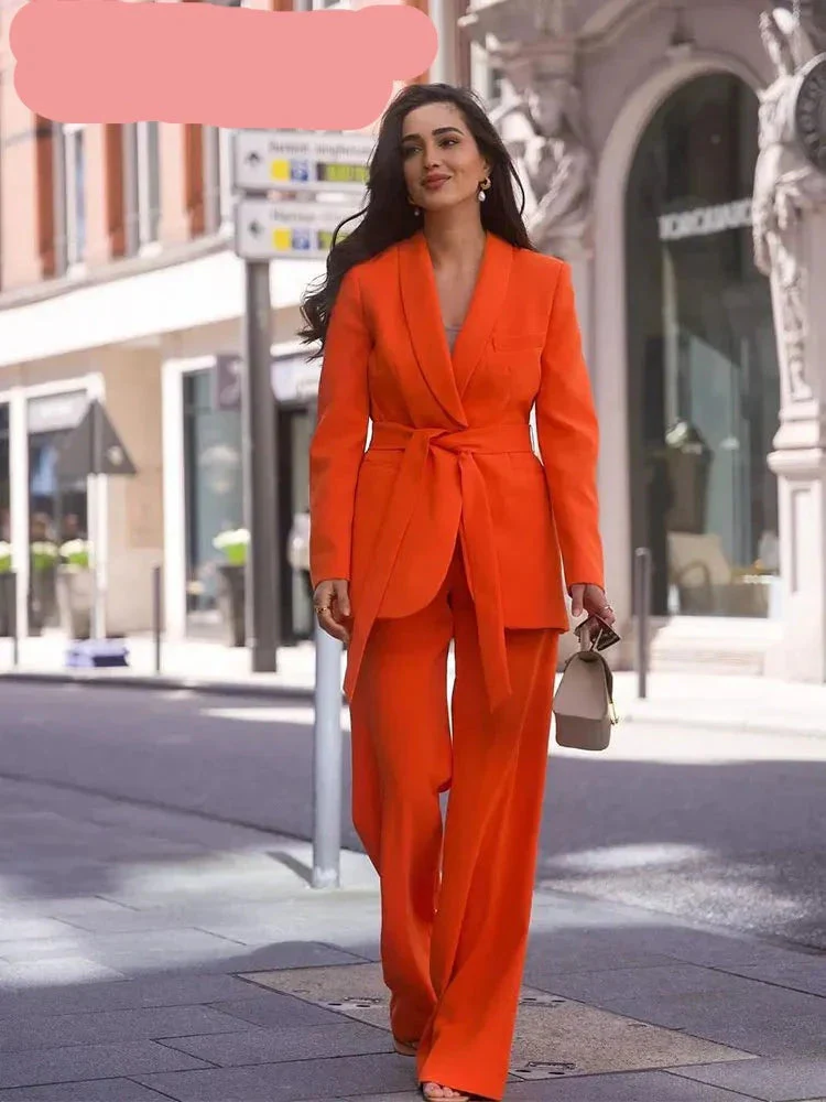 Lightweight women's blazer set – tailored blazer & pants, high-quality fabric, for formal events - Image 4