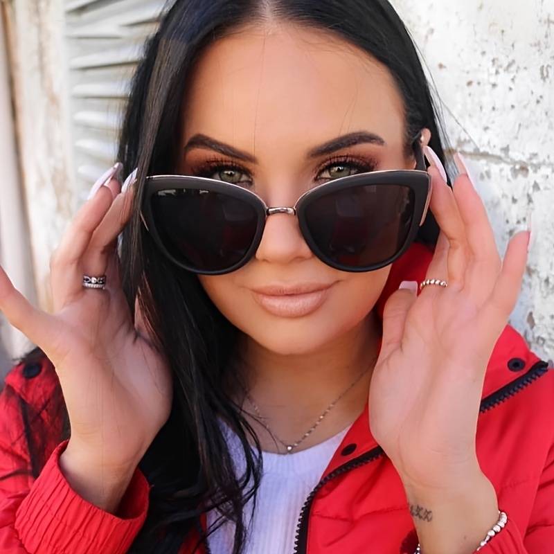 Lightweight women’s cat eye sunglasses – UV400 protection, trendy design, for summer 2025 - Image 4