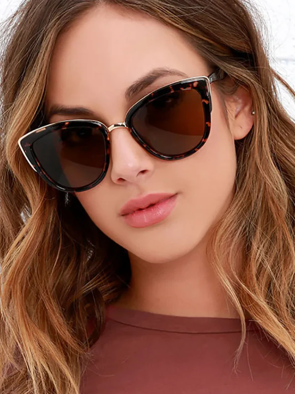 Lightweight women’s cat eye sunglasses – UV400 protection, trendy design, for summer 2025 - Image 6