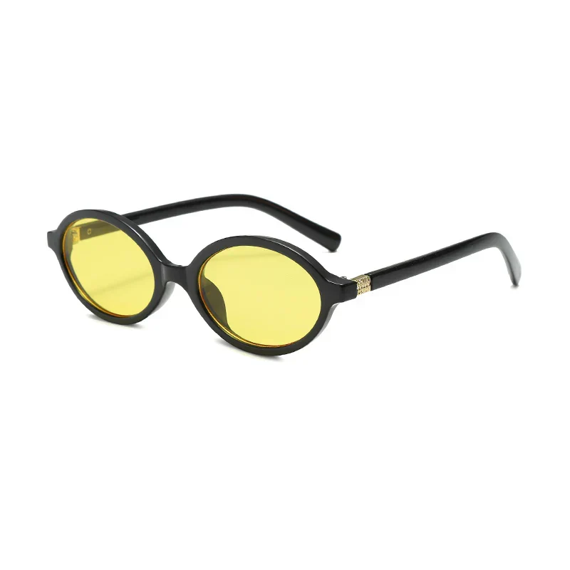 Lightweight women's oval sunglasses – leopard print design, UV protection, for summer outfits - Image 5