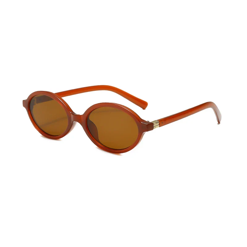 Lightweight women's oval sunglasses – leopard print design, UV protection, for summer outfits - Image 9