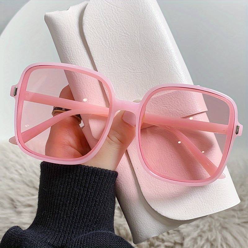 Lightweight women's oversized sunglasses – square design, clear frame, for summer 2025 - Image 3
