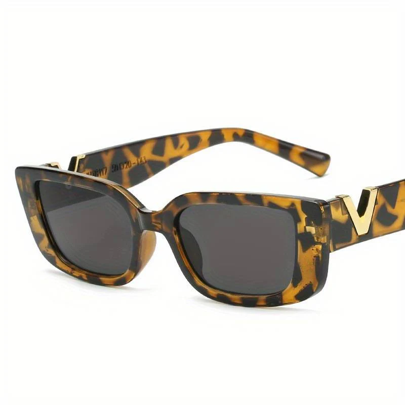 Lightweight women’s retro cat-eye sunglasses – unique design, UV400 protection, for summer 2025 - Image 4