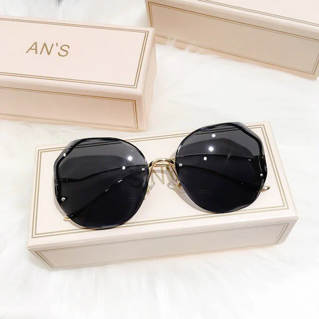 Lightweight women's sunglasses – rimless design, metal, for summer 2025 - Image 4