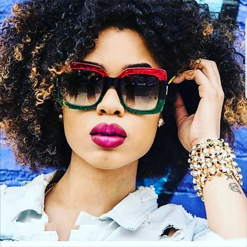 Lightweight women’s sunglasses – stylish oversized design, UV protection, for summer activities - Image 9
