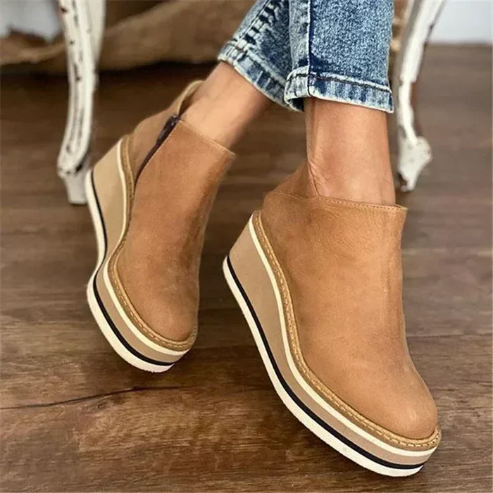 Luxurious Women's Leather Boots with Medium-High Heel for All-Day Comfort and Classic Style - Image 2