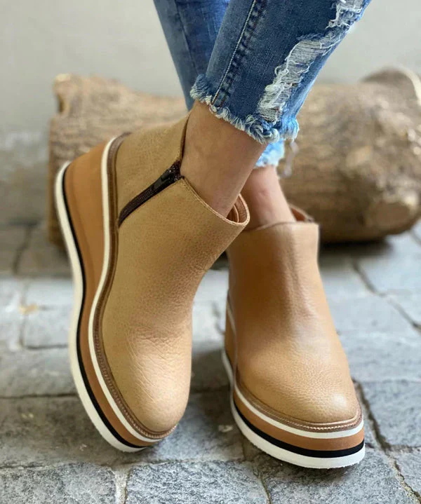 Luxurious Women's Leather Boots with Medium-High Heel for All-Day Comfort and Classic Style - Image 5