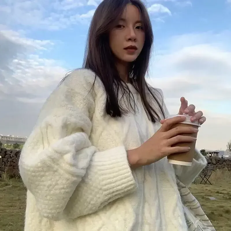 Oversized Cozy Women's Pullover - Cable Knit, Wool Winter