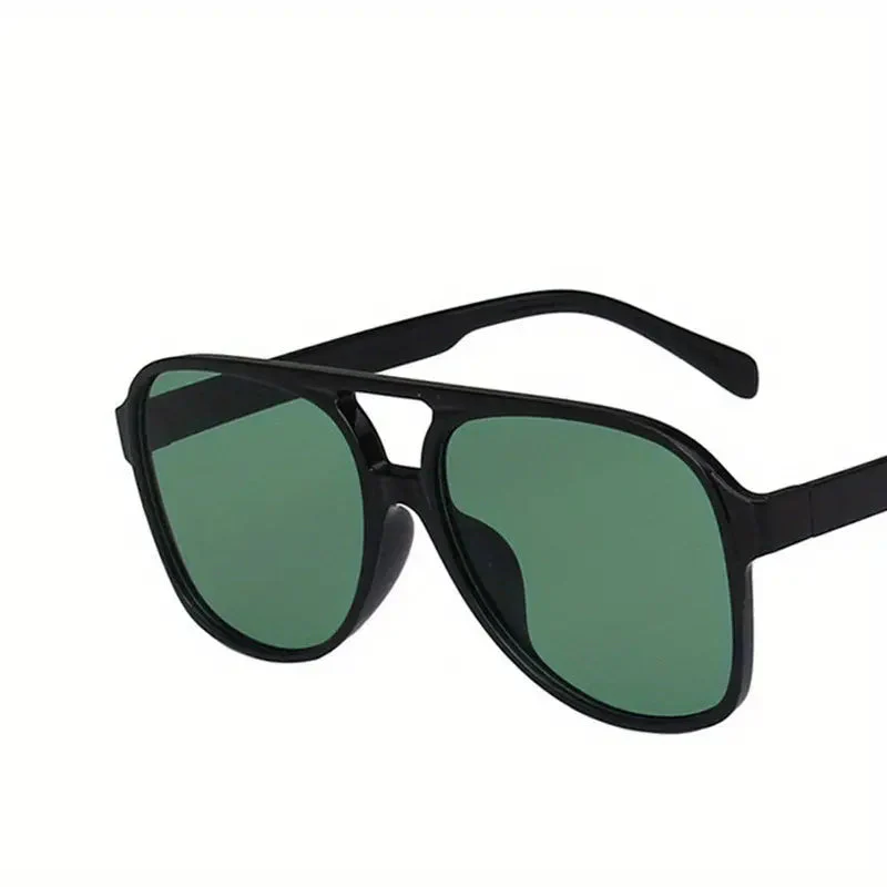 Oversized women’s retro sunglasses – bold design, plastic, for summer - Image 5