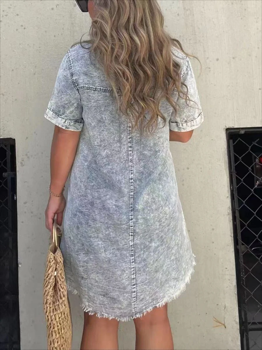 Relaxed Denim Dress for Women, Comfortable Fit, Versatile Knee-Length Style for Casual and Semi-Formal Occasions - Image 3