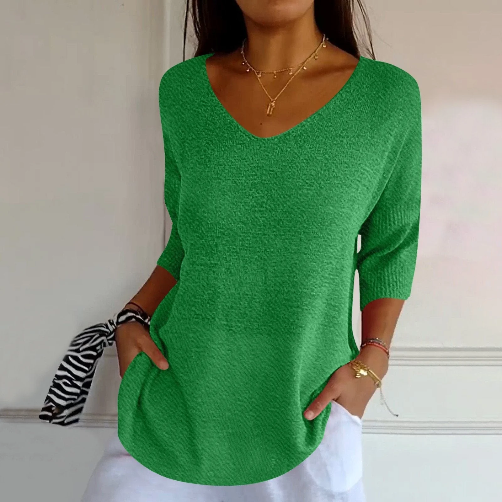 Relaxed Elegant Casual Top for Women, V-Neck Three-Quarter Sleeves, Lightweight Business Casual Shirt to Wear with Jeans - Image 3