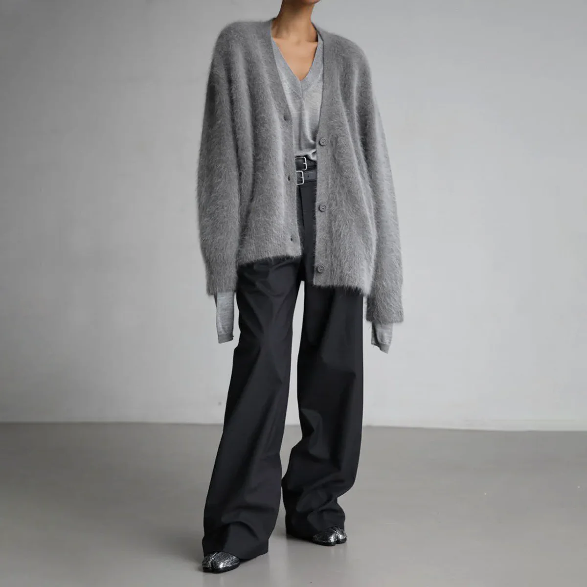Soft Cozy Women's Cardigan - Oversized V Neck, Fuzzy Knit - Image 4