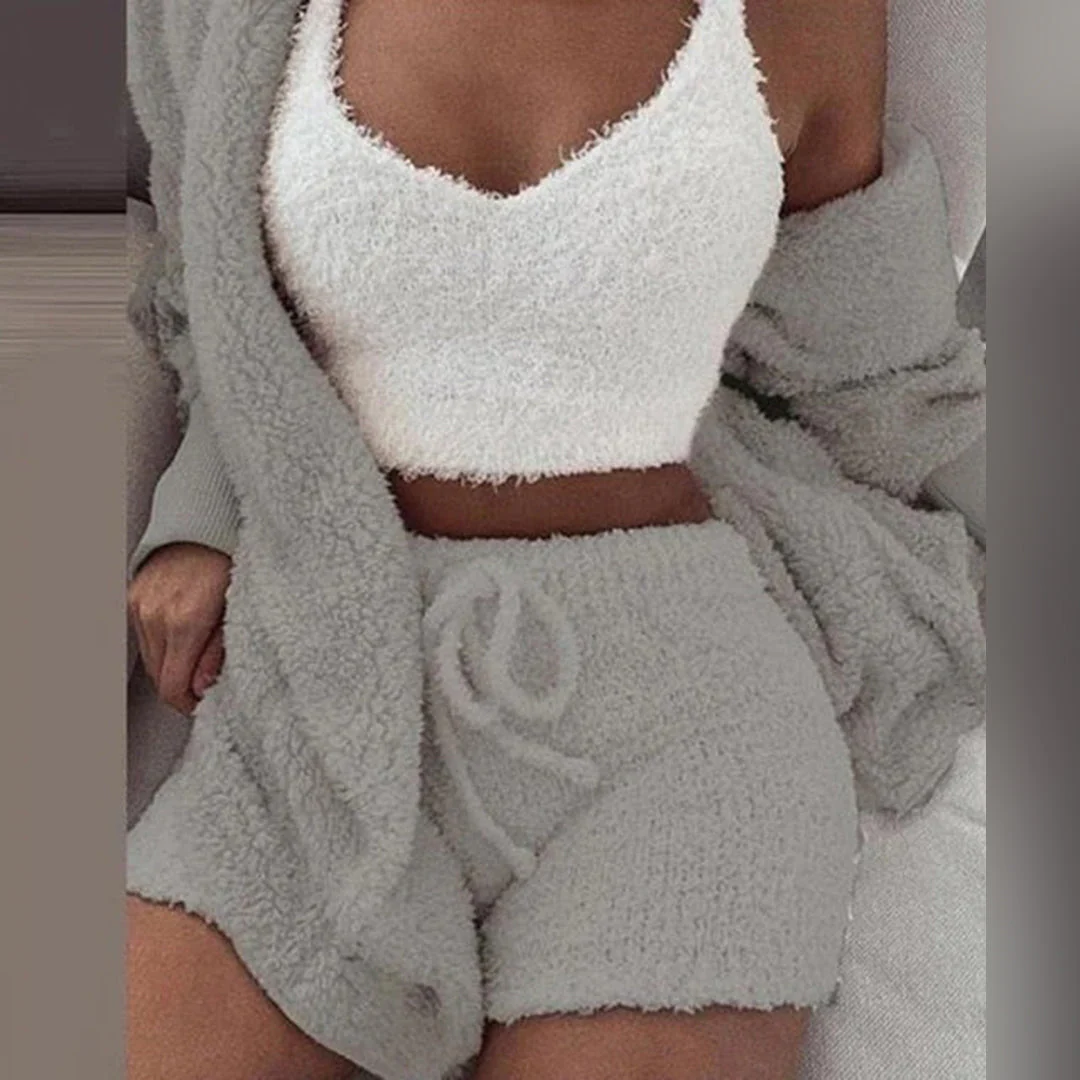 Soft women's summer set – cozy tank top and shorts, polyester blend, for relaxed days - Image 2