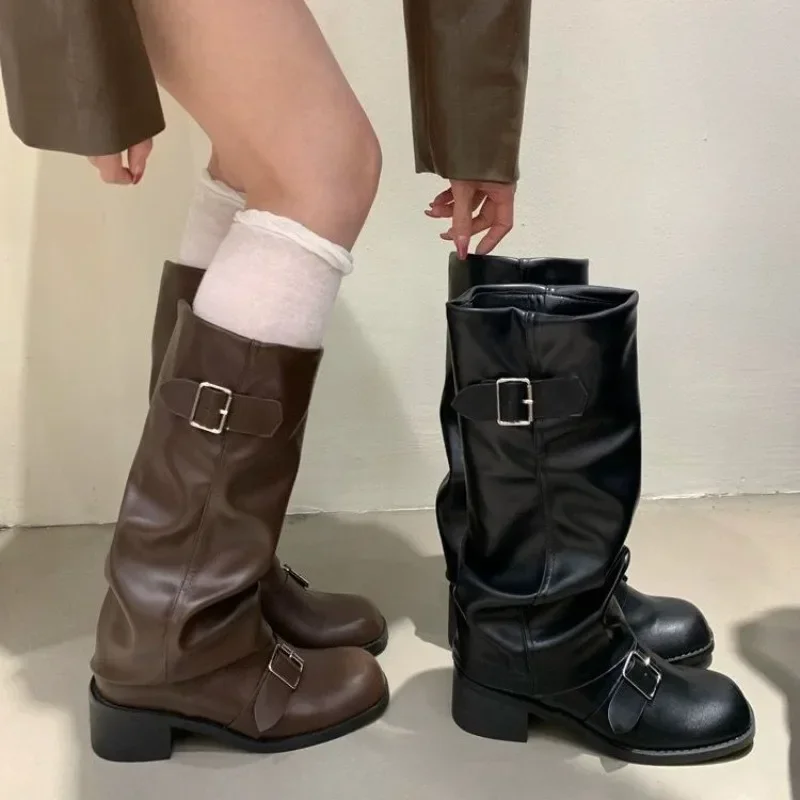 Sturdy Women’s Knee-High Platform Boots - Leather For Fall - Image 3