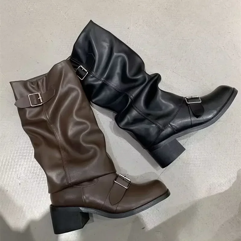 Sturdy Women’s Knee-High Platform Boots - Leather For Fall - Image 4
